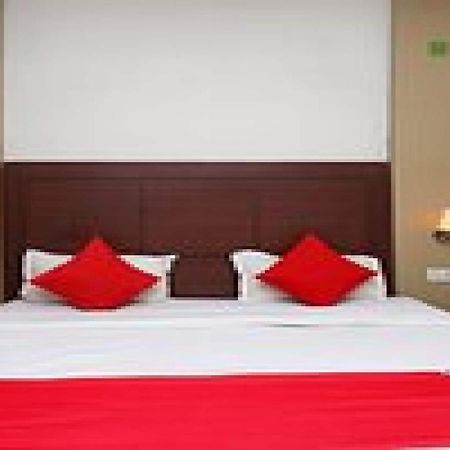 Capital O Hotel Surya Continental Лакхнау Экстерьер фото