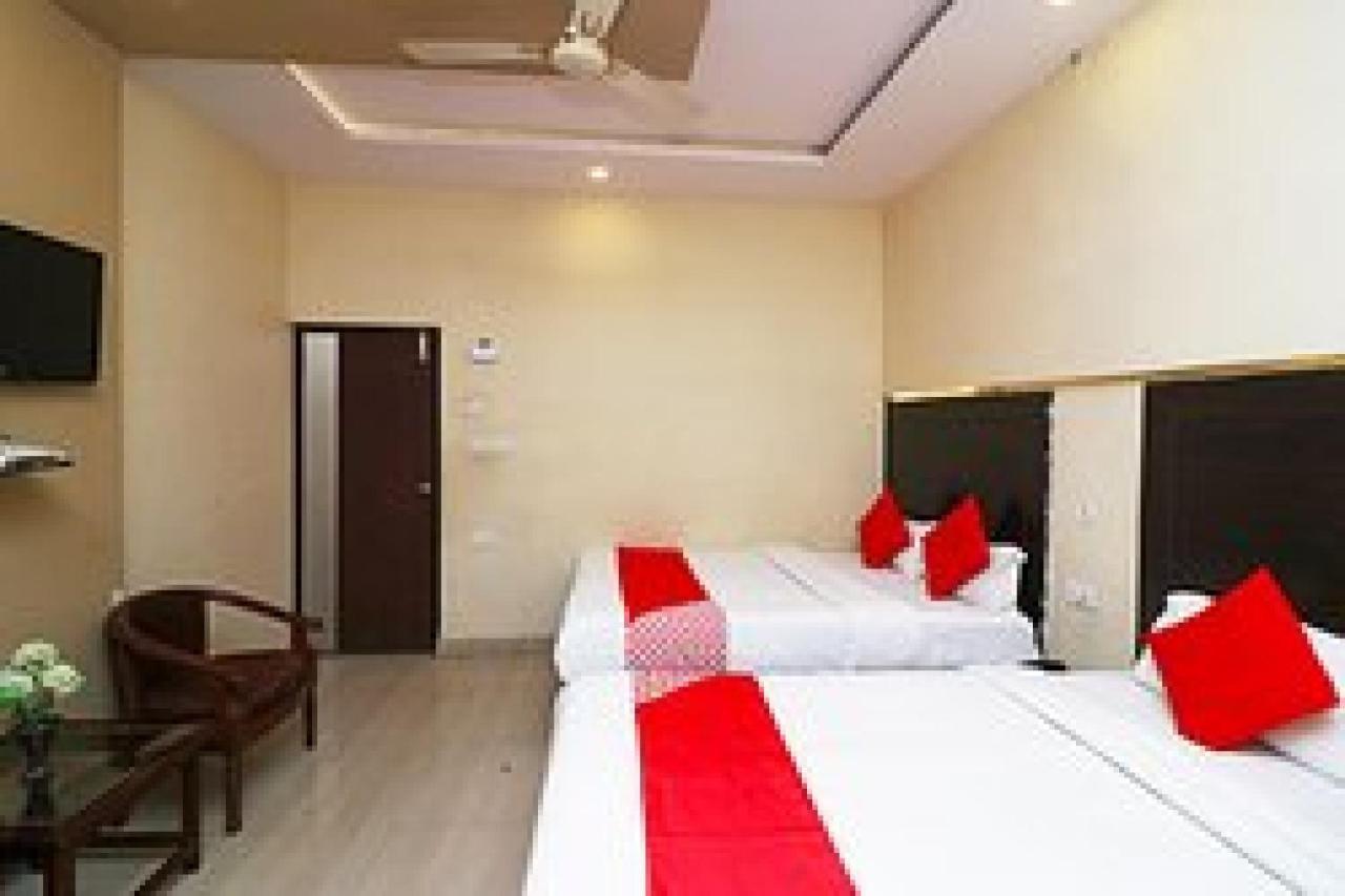 Capital O Hotel Surya Continental Лакхнау Экстерьер фото