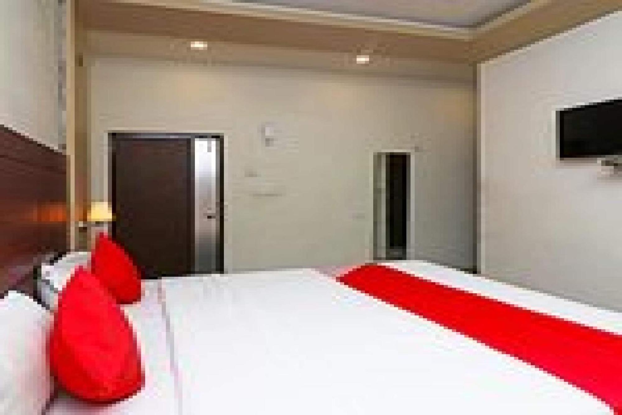 Capital O Hotel Surya Continental Лакхнау Экстерьер фото
