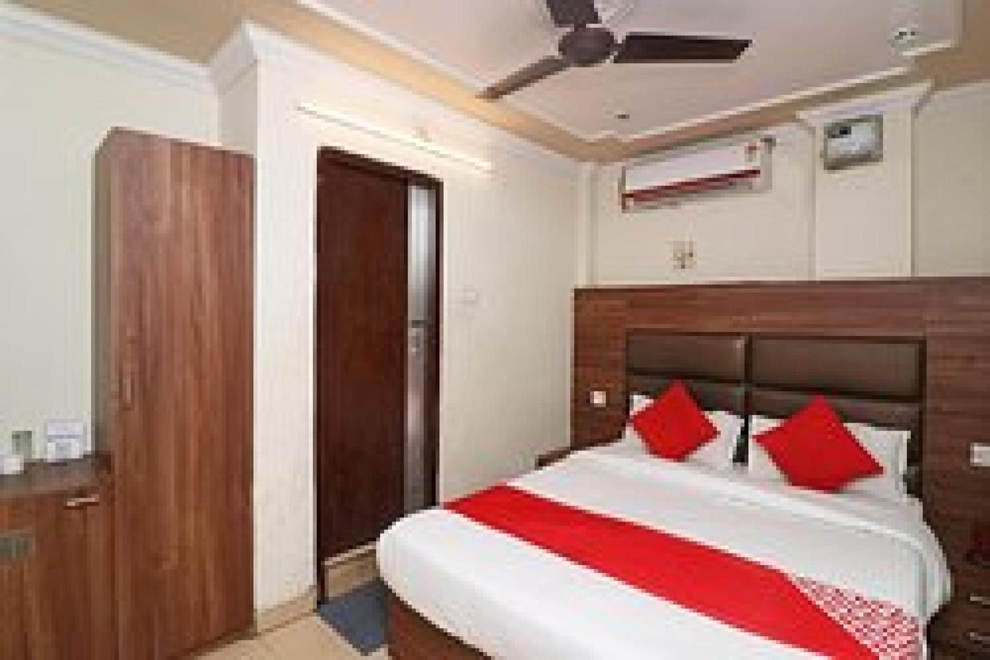 Capital O Hotel Surya Continental Лакхнау Экстерьер фото