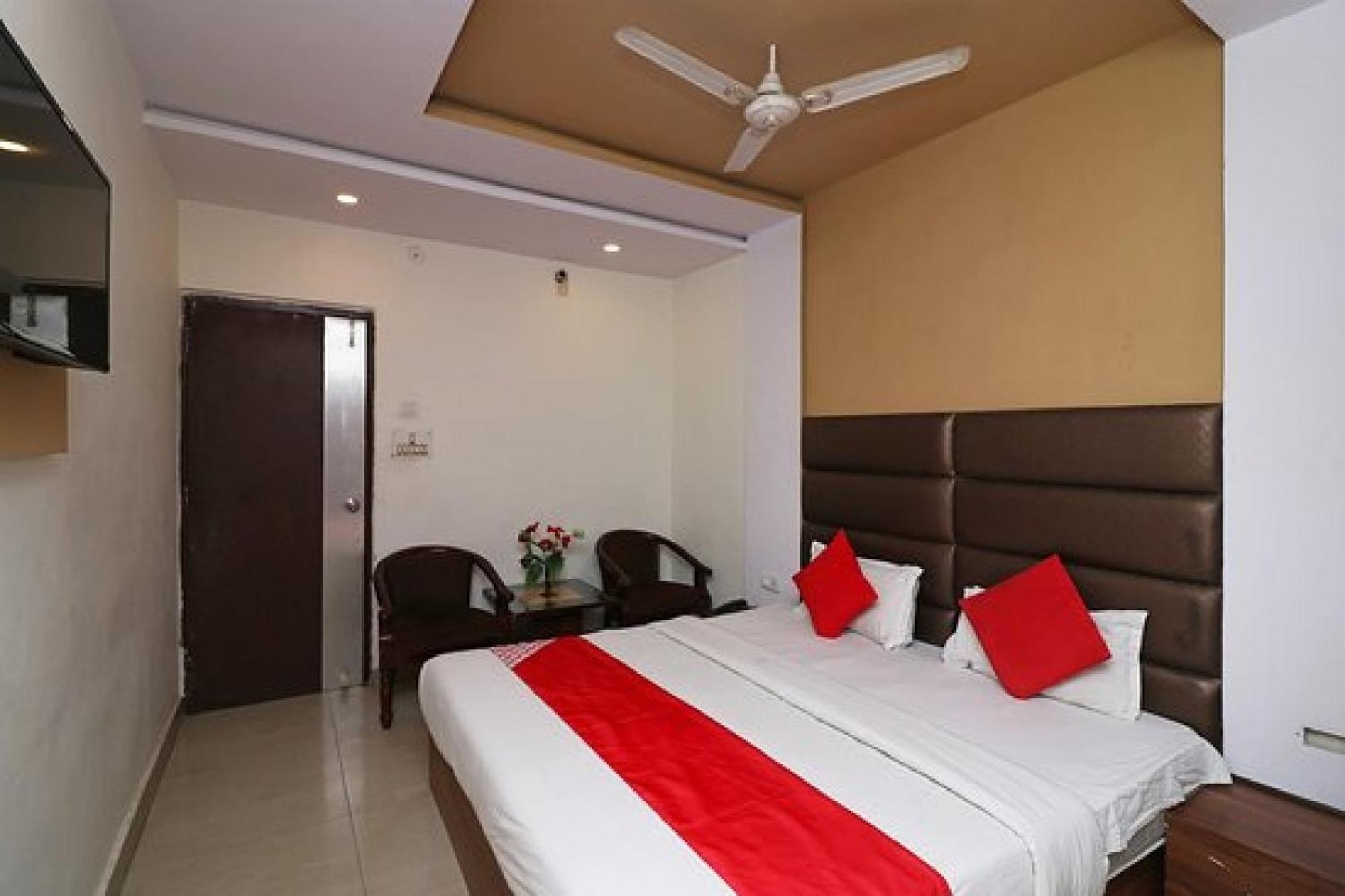 Capital O Hotel Surya Continental Лакхнау Экстерьер фото